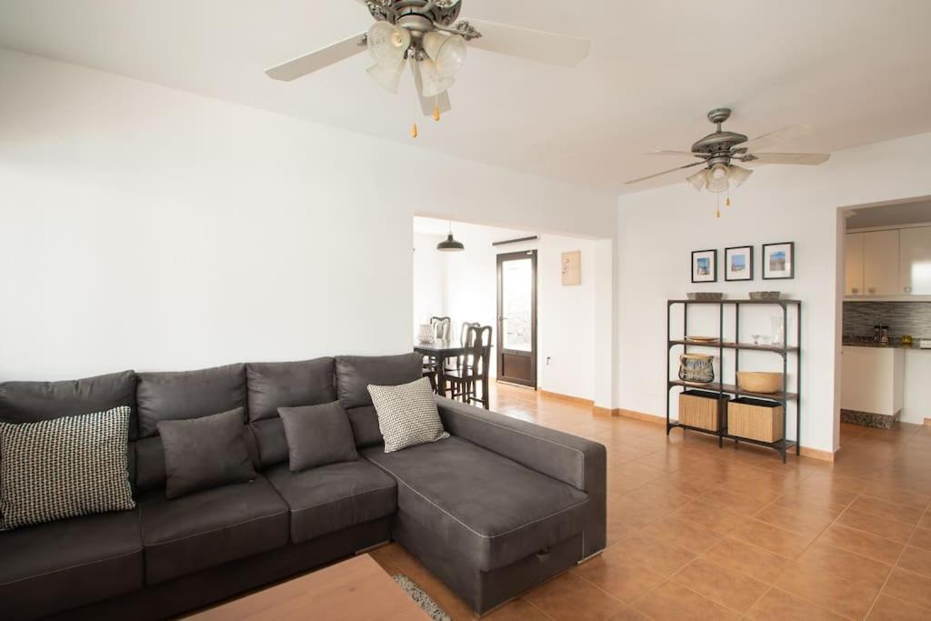 Casa Marlay Spacious, Heated Pool, Bbq & Fast Wi-Fi Only 15 Minutes Walk To Town Playa Blanca  Kültér fotó