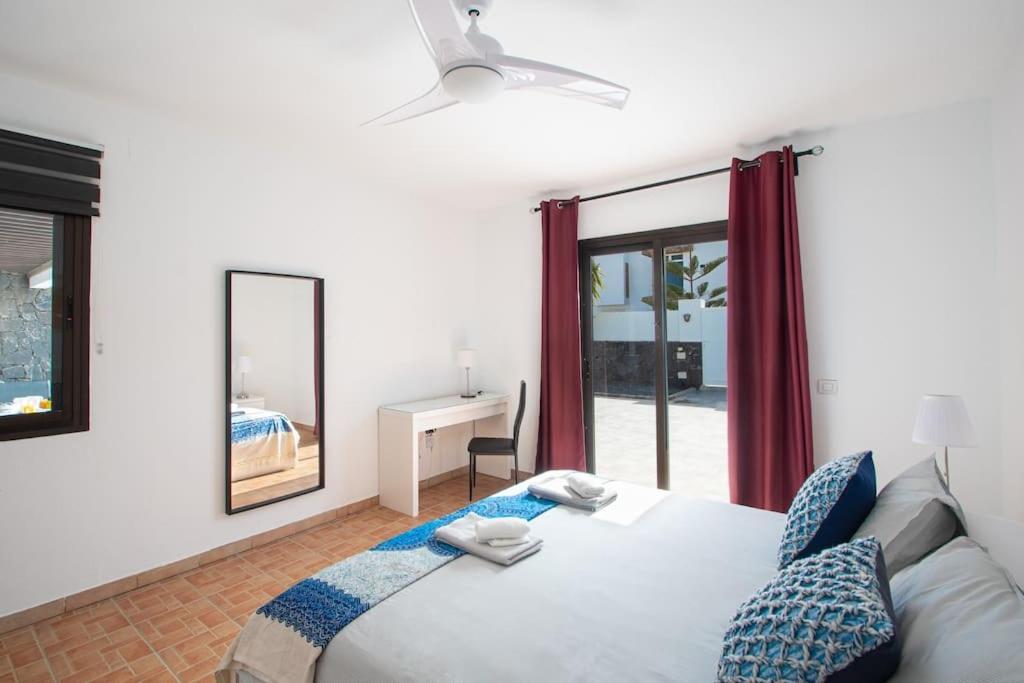 Casa Marlay Spacious, Heated Pool, Bbq & Fast Wi-Fi Only 15 Minutes Walk To Town Playa Blanca  Kültér fotó