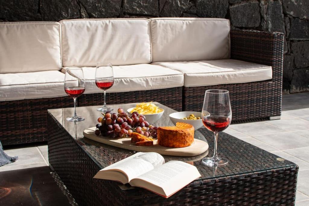 Casa Marlay Spacious, Heated Pool, Bbq & Fast Wi-Fi Only 15 Minutes Walk To Town Playa Blanca  Kültér fotó