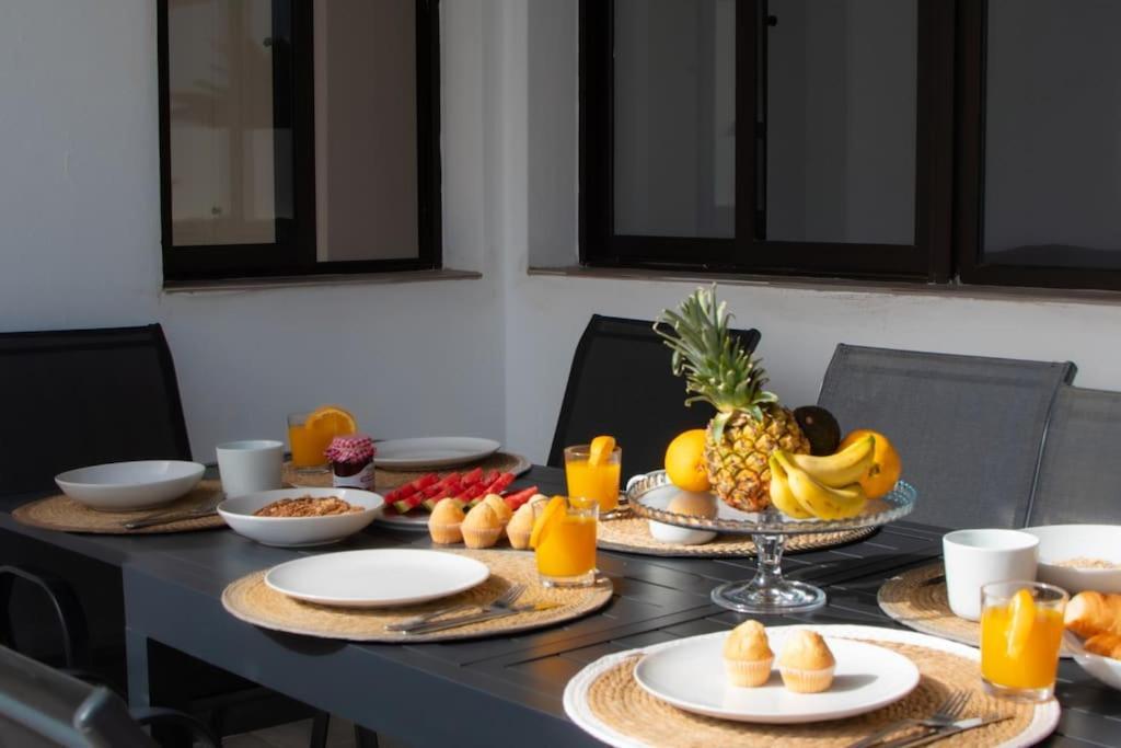 Casa Marlay Spacious, Heated Pool, Bbq & Fast Wi-Fi Only 15 Minutes Walk To Town Playa Blanca  Kültér fotó
