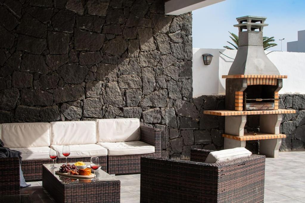 Casa Marlay Spacious, Heated Pool, Bbq & Fast Wi-Fi Only 15 Minutes Walk To Town Playa Blanca  Kültér fotó