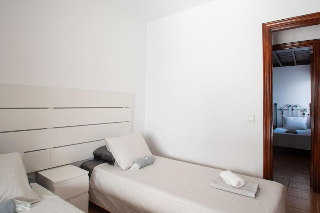 Casa Marlay Spacious, Heated Pool, Bbq & Fast Wi-Fi Only 15 Minutes Walk To Town Playa Blanca  Kültér fotó