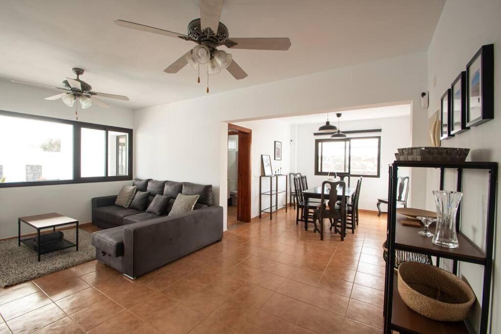 Casa Marlay Spacious, Heated Pool, Bbq & Fast Wi-Fi Only 15 Minutes Walk To Town Playa Blanca  Kültér fotó