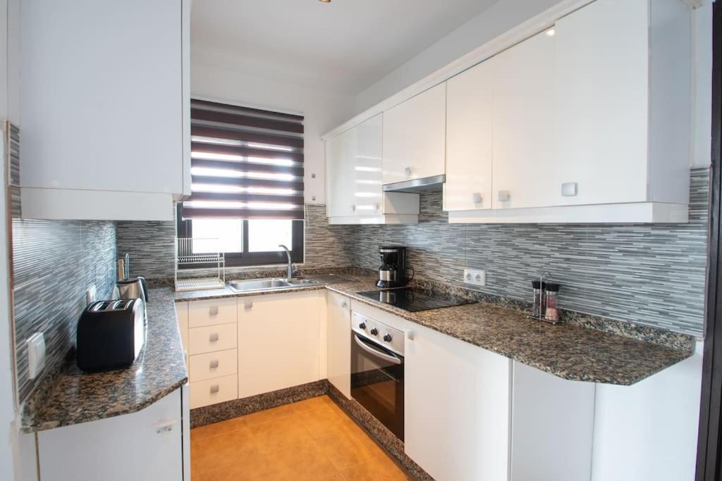Casa Marlay Spacious, Heated Pool, Bbq & Fast Wi-Fi Only 15 Minutes Walk To Town Playa Blanca  Kültér fotó